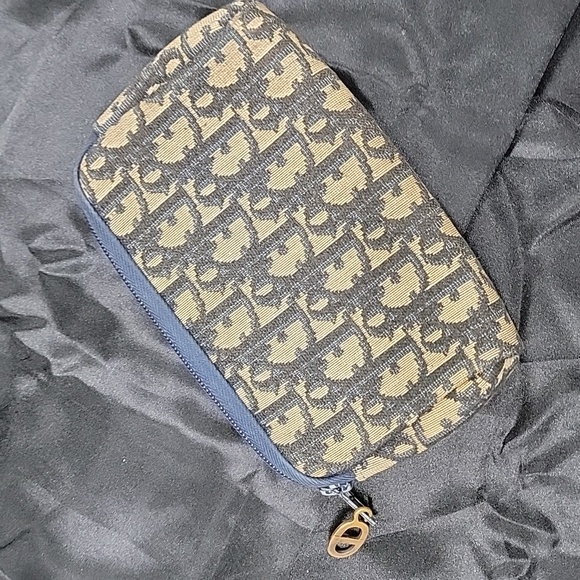 Authentic Dior trotter pouch - Picture 8 of 13